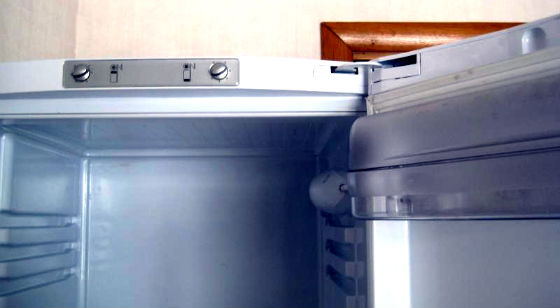 Перевесить двери холодильника в Химках | Вызов мастера по холодильникам на дом